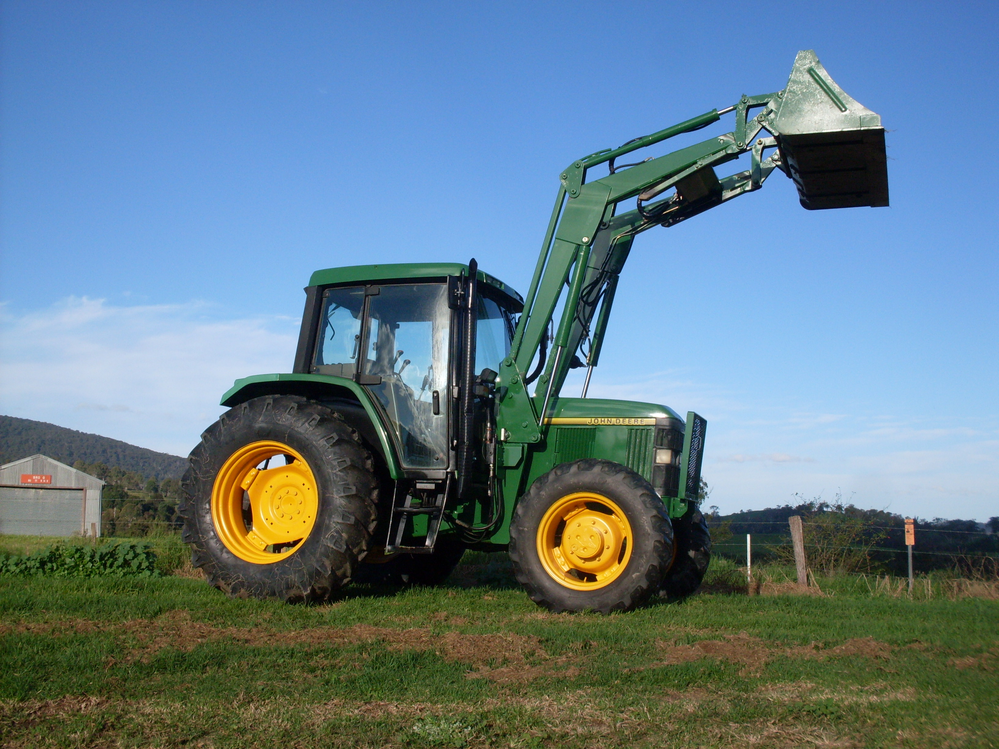 used-john-deere-6200-tractor-with-front-end-loader-fitted